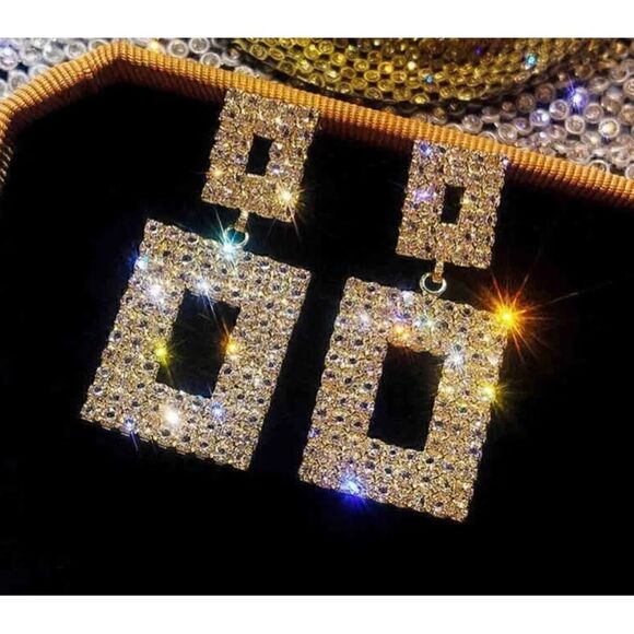 💫 Rhinestone square & gold Drop dangle earrings 💫 - Picture 2 of 3